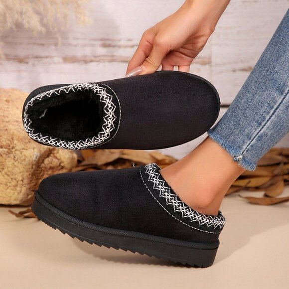 Black Women's faux  Fur Lined Slippers - Picture 9 of 10